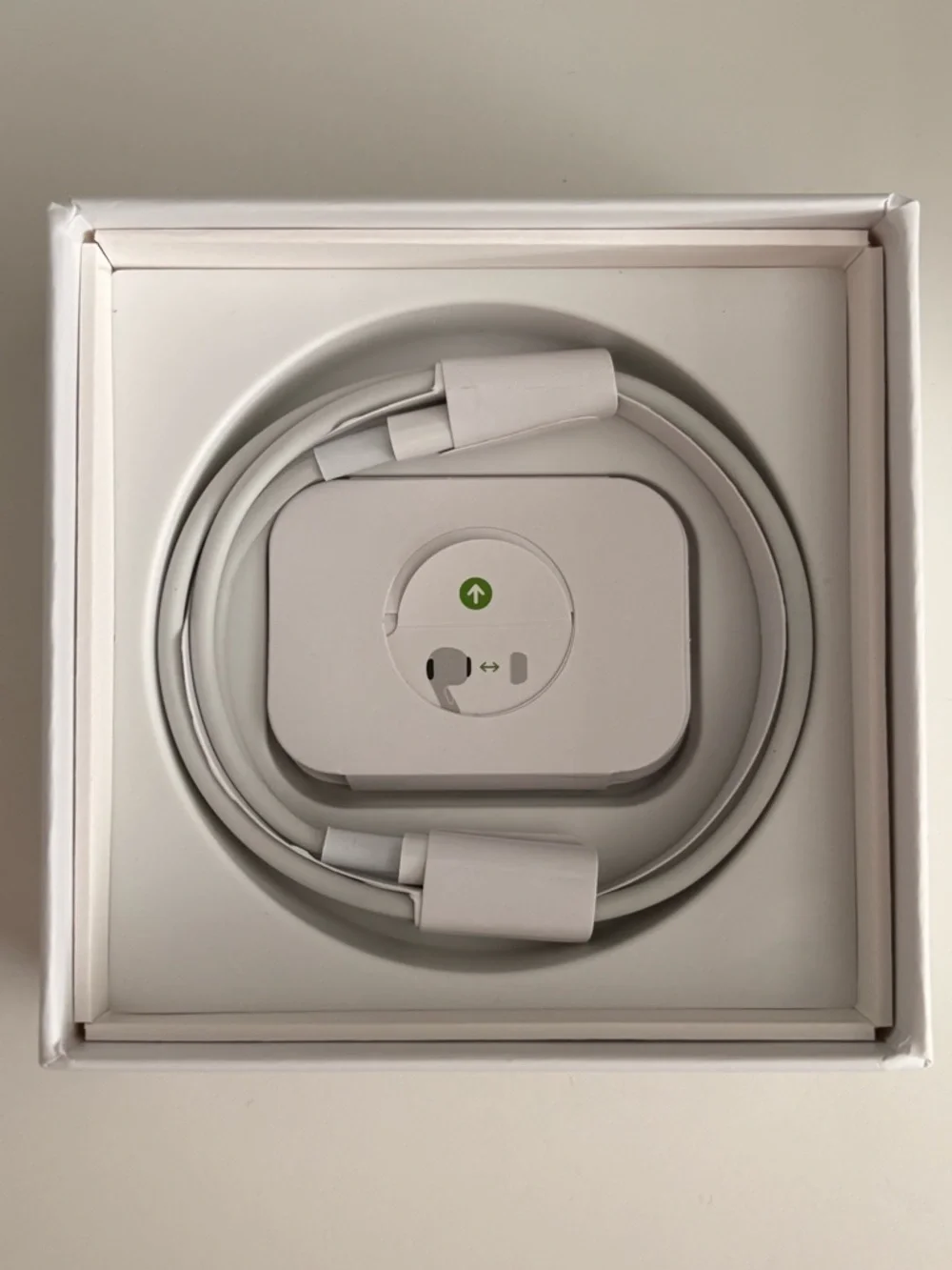 Apple AirPods Pro Wireless Earbuds in White with Charging Case